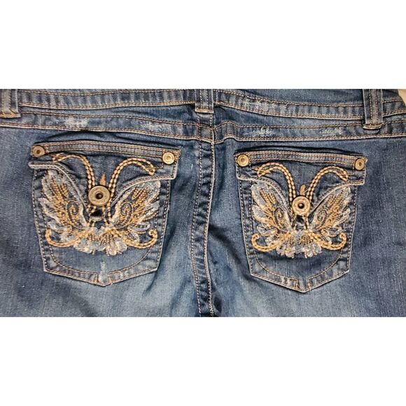 Candies Flared Leg Embroidered Backs Pockets Med Wash Jeans Size 13 - Picture 8 of 8